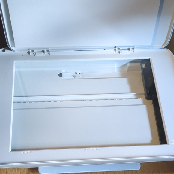 HP White Printer - Picture 2 of 3